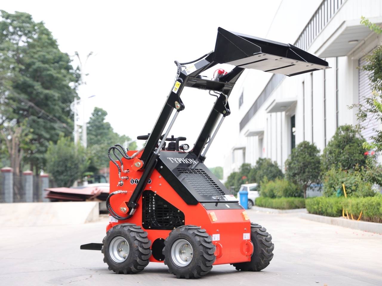 Brand New TYPHON STOMP 1800lbs Mini Skid Steer Loader 23HP Wheel Gas EPA B & S Engine USA
