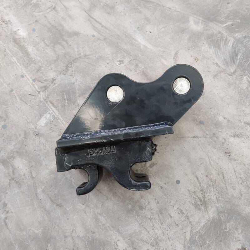 Quick Hitch: Attachment for TYPHON Mini Excavators USA