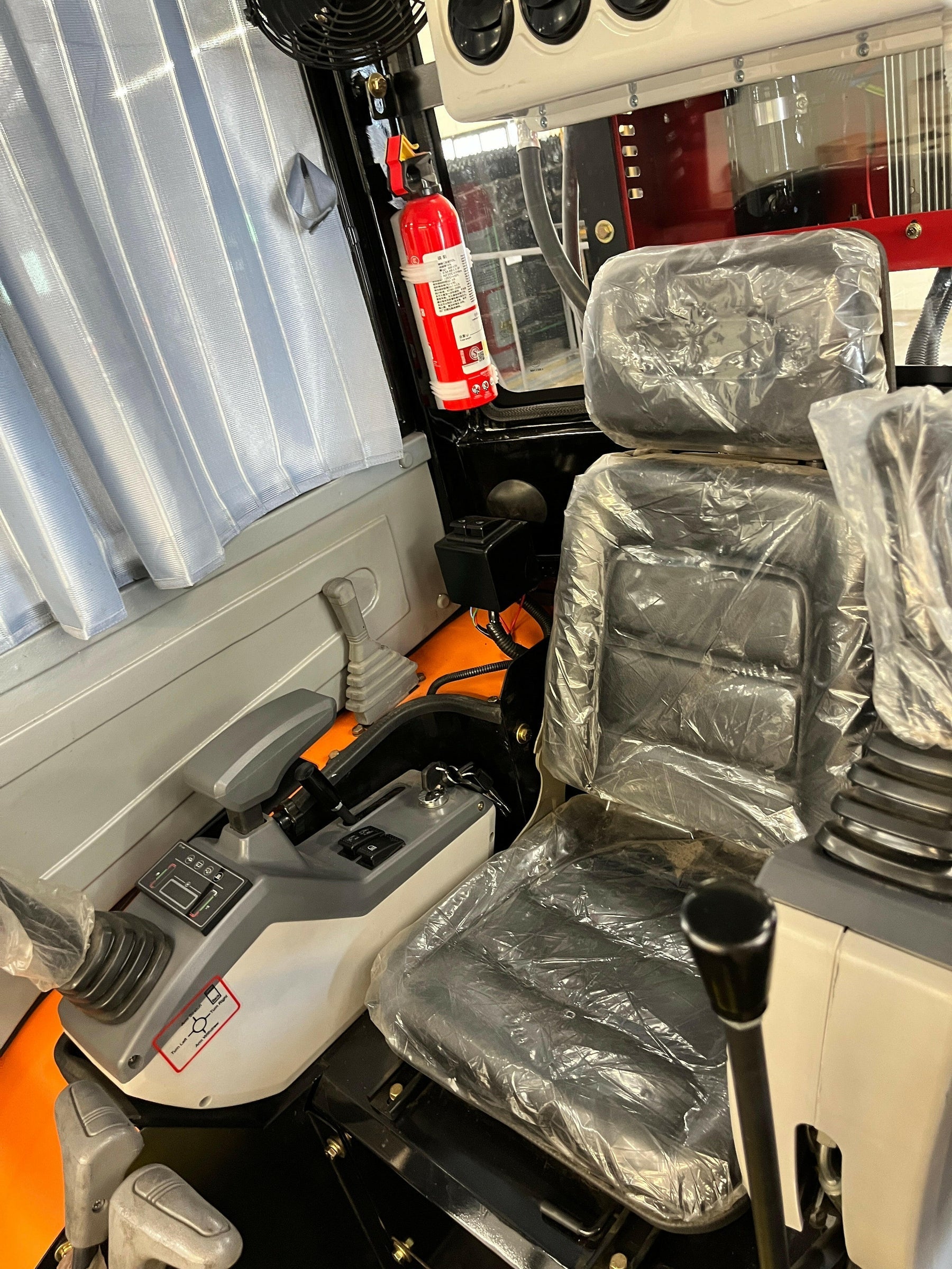 3 Ton, Yanmar Diesel Engine Mini Excavator w/ Swing Boom & Hydraulic Thumb | AGT-NTB45U | Pick up only or Arrange Shipping!