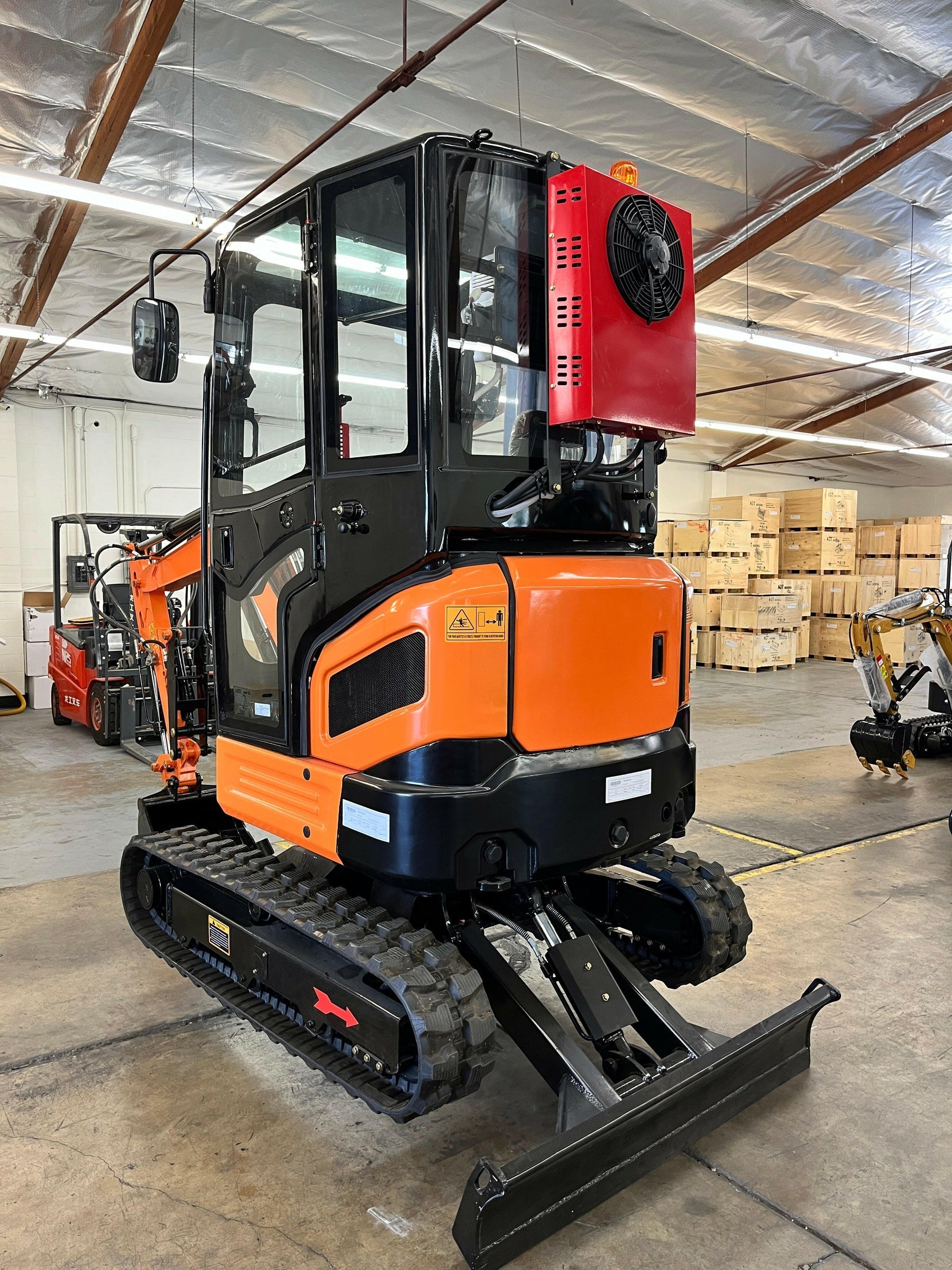 3 Ton, Yanmar Diesel Engine Mini Excavator w/ Swing Boom & Hydraulic Thumb | AGT-NTB45U | Pick up only or Arrange Shipping!