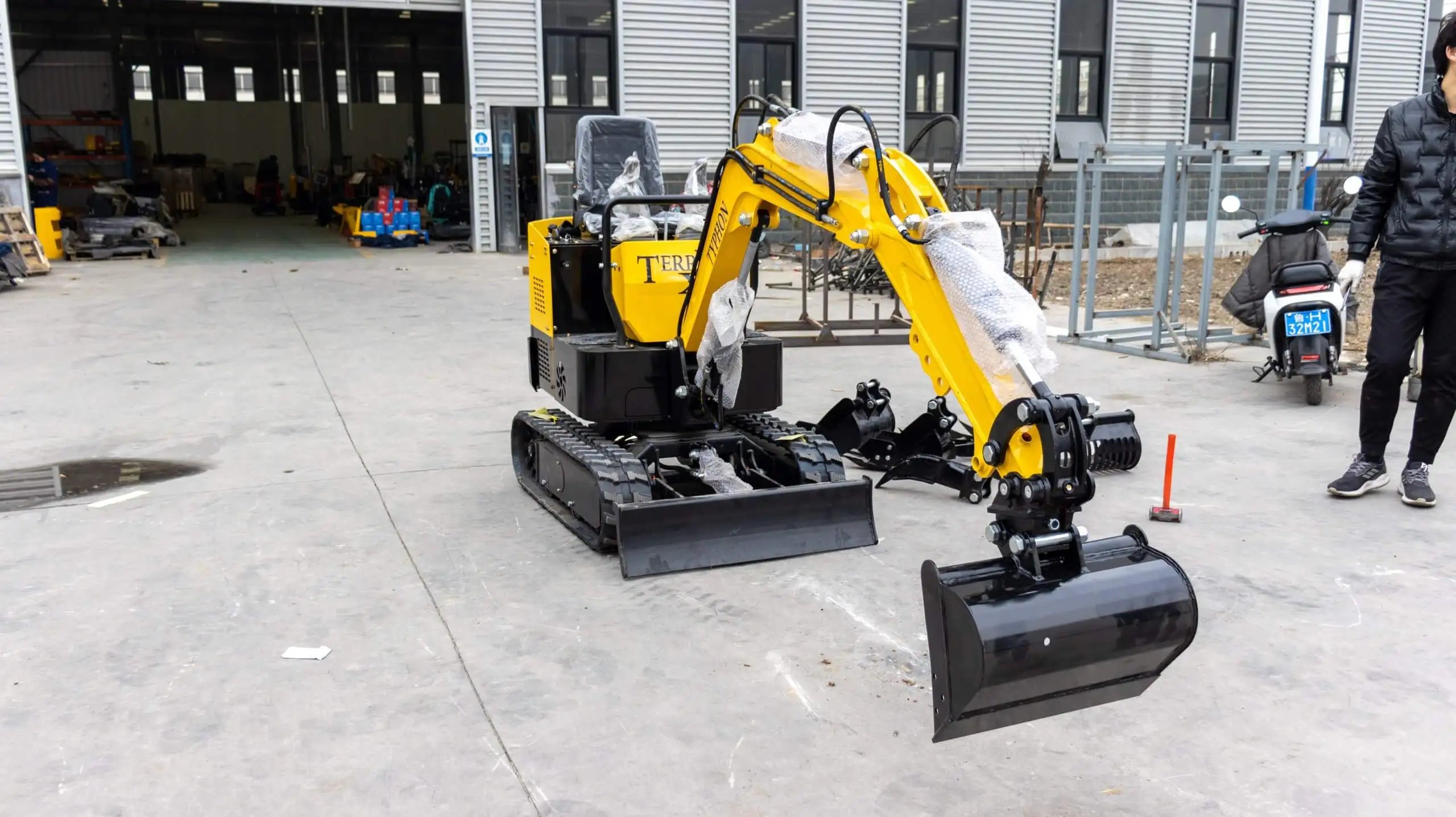500mm Plain Mud Bucket Attachment for TYPHON Mini Excavators USA