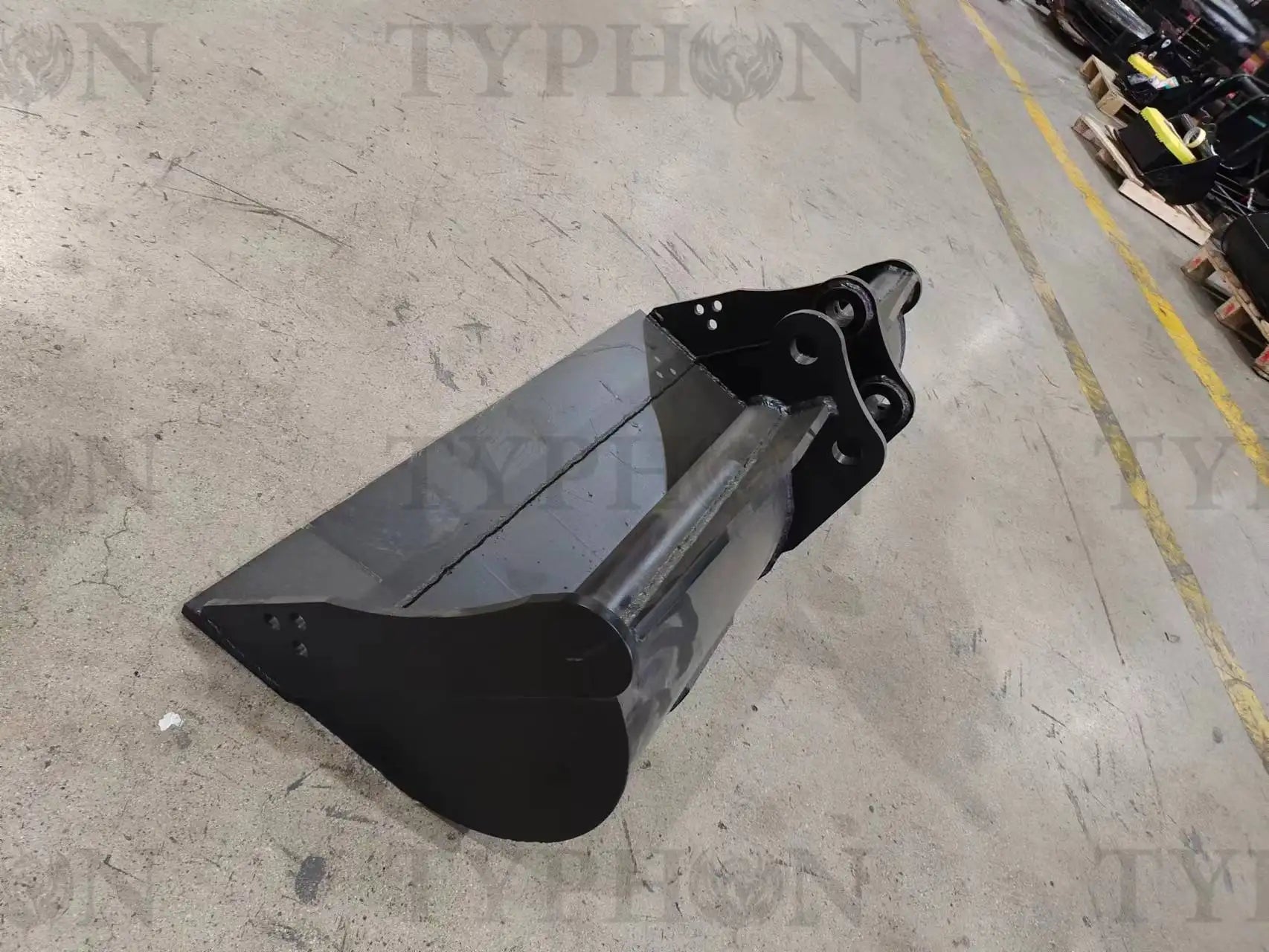 TYPHON 2.5 Ton Mini Excavator Attachment Plain Bucket 800mm 31" Mud Bucket