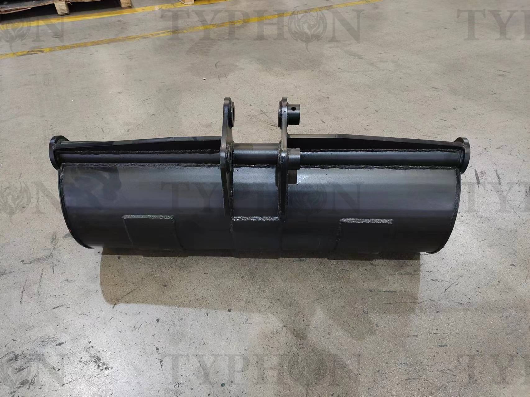 TYPHON 2.5 Ton Mini Excavator Attachment Plain Bucket 800mm 31" Mud Bucket