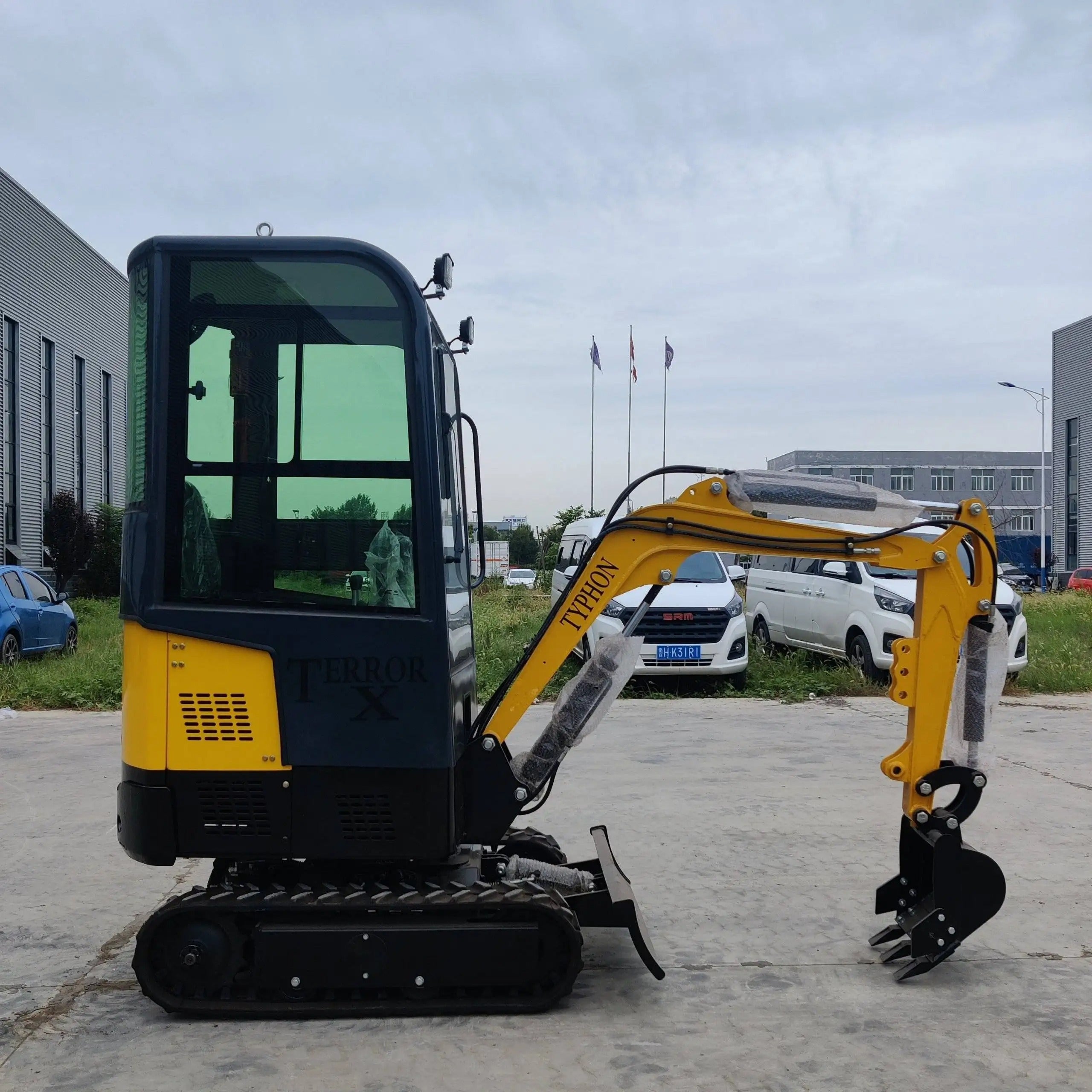 TYPHON Terror X Mini Excavator – 2,500lb Trench Digger w Cabin USA